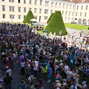 Abschluss im Innenhof                          