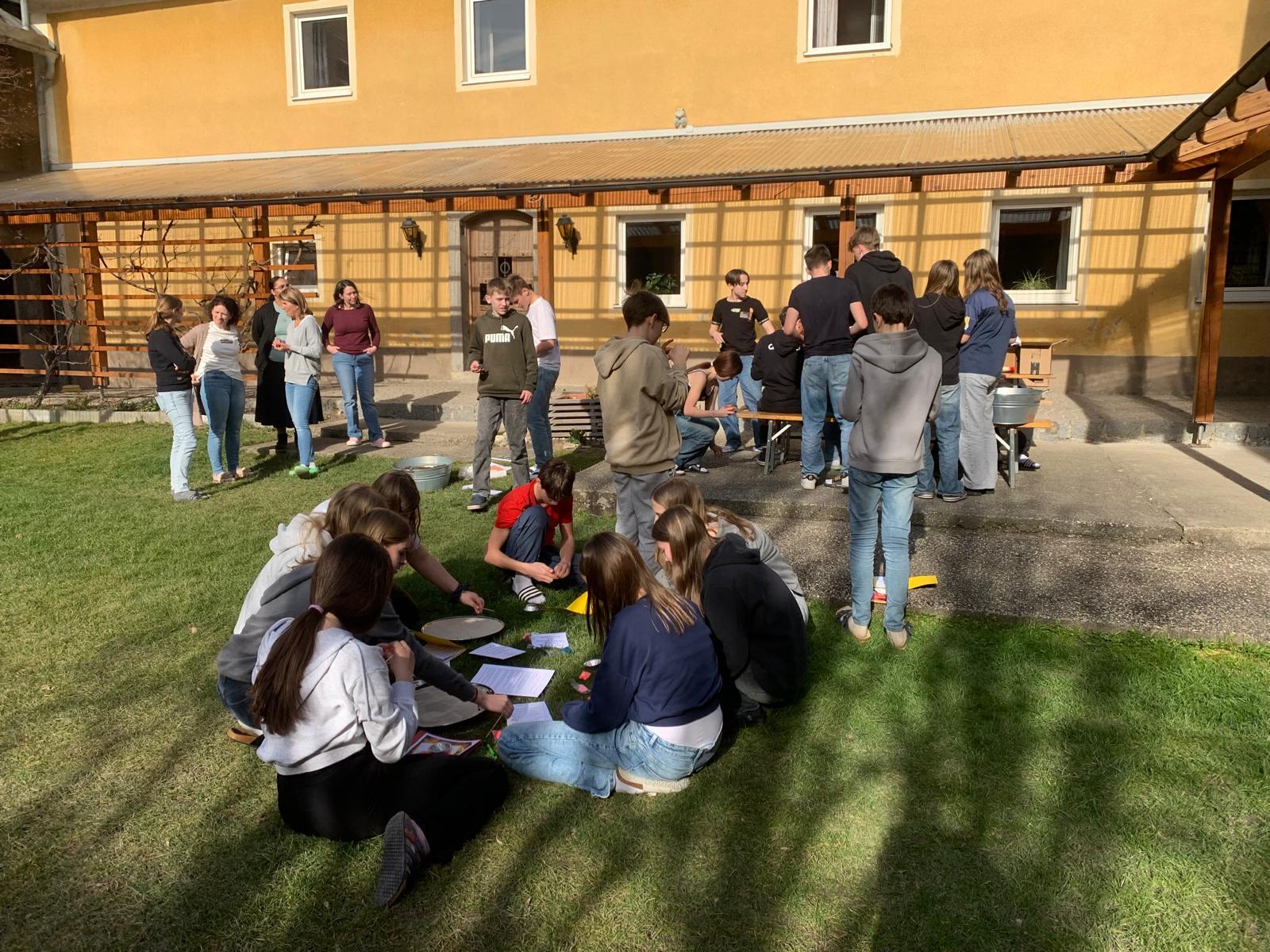 Stationenbetrieb zum Workshop „Mit Gott in Kontakt kommen“